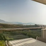 Modern With Sea & Mountain Views At Small Oasis *