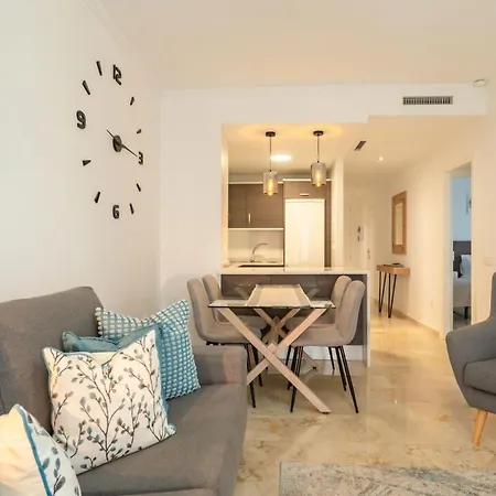 Modern With Sea & Mountain Views At Small Oasis Manilva